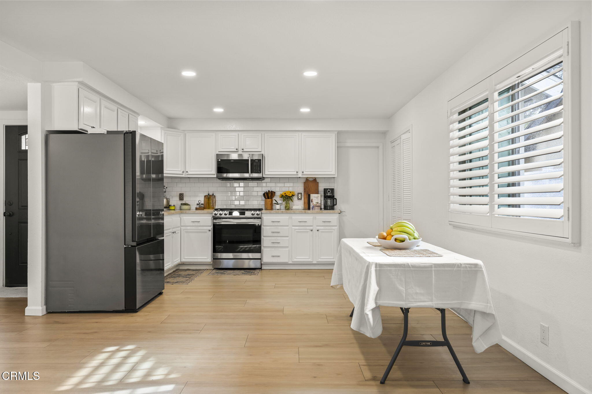 911 Elder Street Oxnard, CA 93036 - Photo 11 of 34 11-web-or-mls-UpmarketMedia-911Eld-78