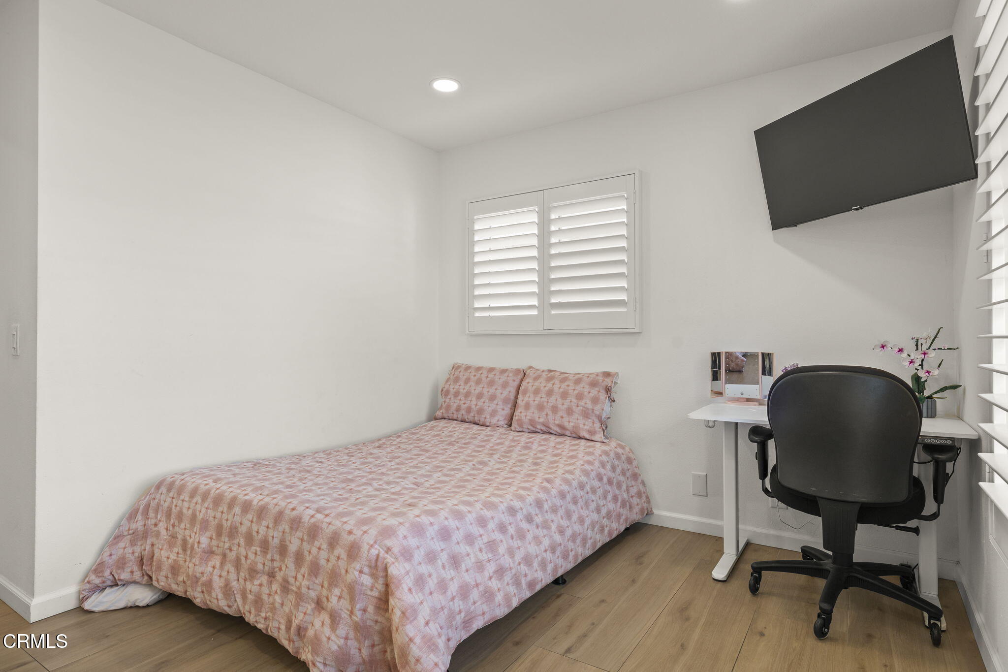 911 Elder Street Oxnard, CA 93036 - Photo 20 of 34 20-web-or-mls-UpmarketMedia-911Eld-18