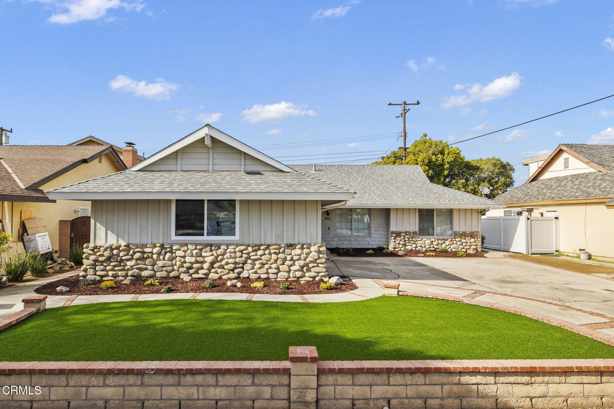 911 Elder Street Oxnard, CA 93036 - Photo 2 of 34 2-web-or-mls-UpmarketMedia-911Eld-6a