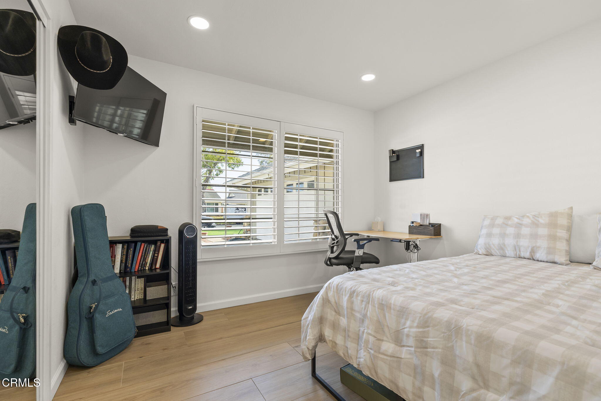 911 Elder Street Oxnard, CA 93036 - Photo 21 of 34 21-web-or-mls-UpmarketMedia-911Eld-21