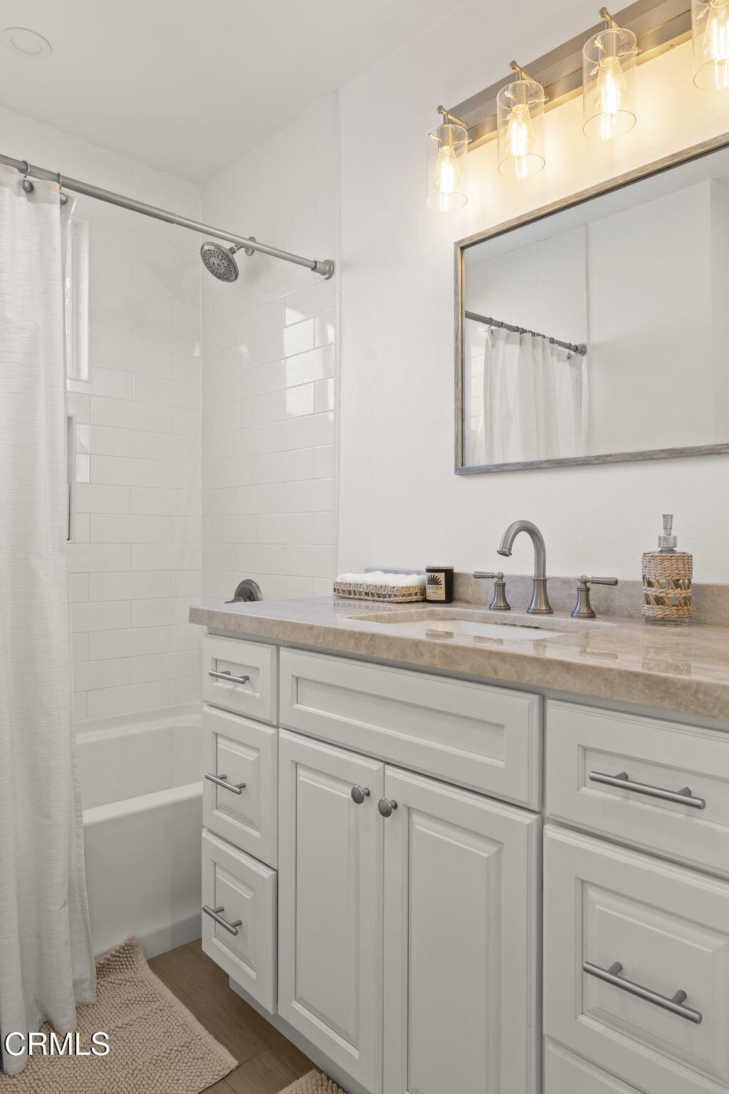 911 Elder Street Oxnard, CA 93036 - Photo 24 of 34 24-web-or-mls-UpmarketMedia-911Eld-30