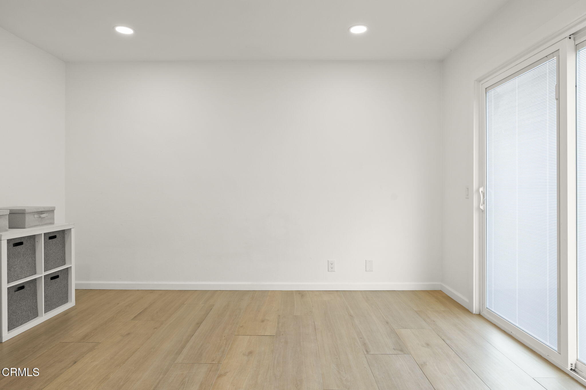 911 Elder Street Oxnard, CA 93036 - Photo 27 of 34 27-web-or-mls-UpmarketMedia-911Eld-39