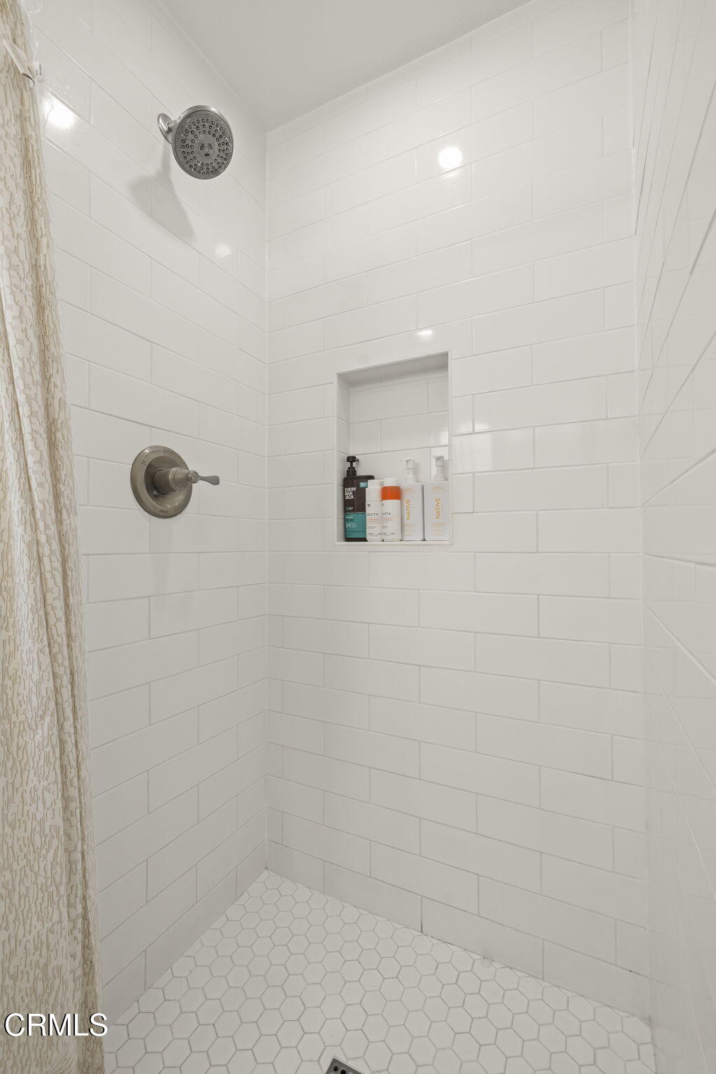 911 Elder Street Oxnard, CA 93036 - Photo 31 of 34 31-web-or-mls-UpmarketMedia-911Eld-54