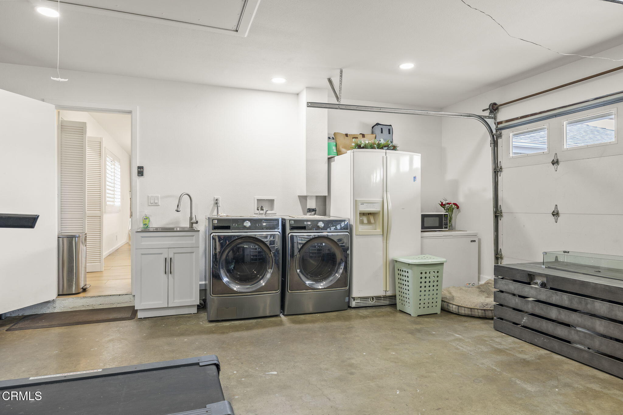 911 Elder Street Oxnard, CA 93036 - Photo 32 of 34 32-web-or-mls-UpmarketMedia-911Eld-96