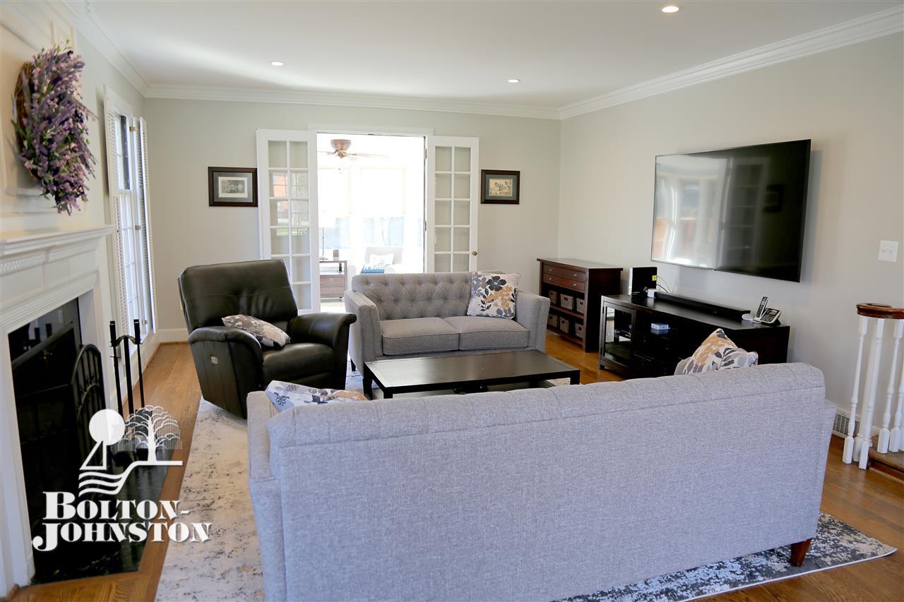 171 Lewiston Road Grosse Pointe, MI 48236 - Photo 9 of 67 Living Room