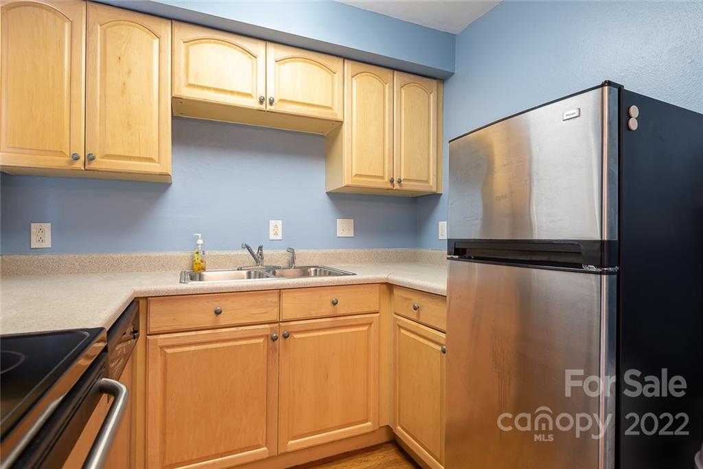 4319 Walker Road, Unit B Charlotte, NC 28211 - Photo 13 of 19 Gallery Image 13
