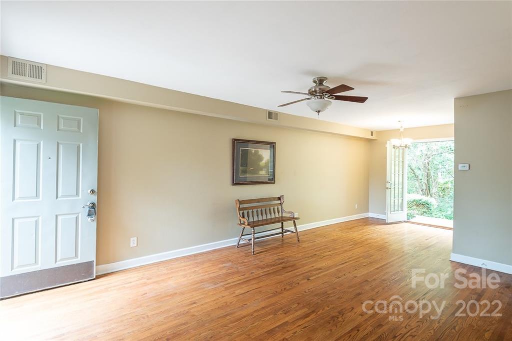 4319 Walker Road, Unit B Charlotte, NC 28211 - Photo 8 of 19 Gallery Image 8