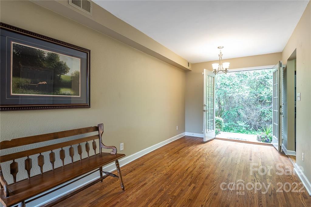 4319 Walker Road, Unit B Charlotte, NC 28211 - Photo 10 of 19 Gallery Image 10