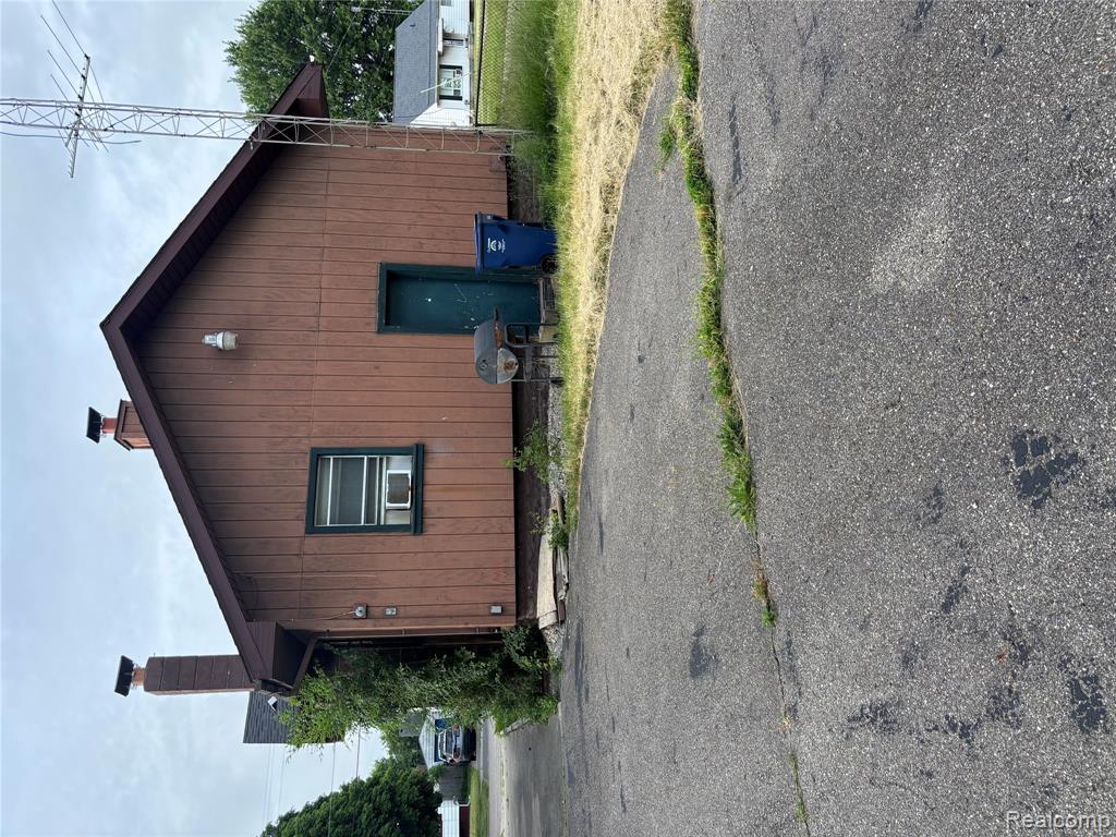 1122 Simcoe Avenue Flint, MI 48507 - Photo 5 of 21
