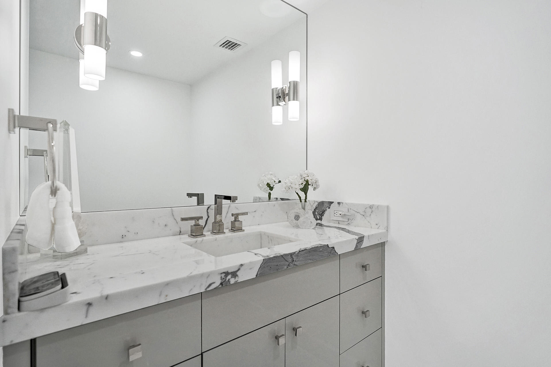 44 Cocoanut Row, Unit B 311 Palm Beach, FL 33480 - Photo 22 of 36 His Bath