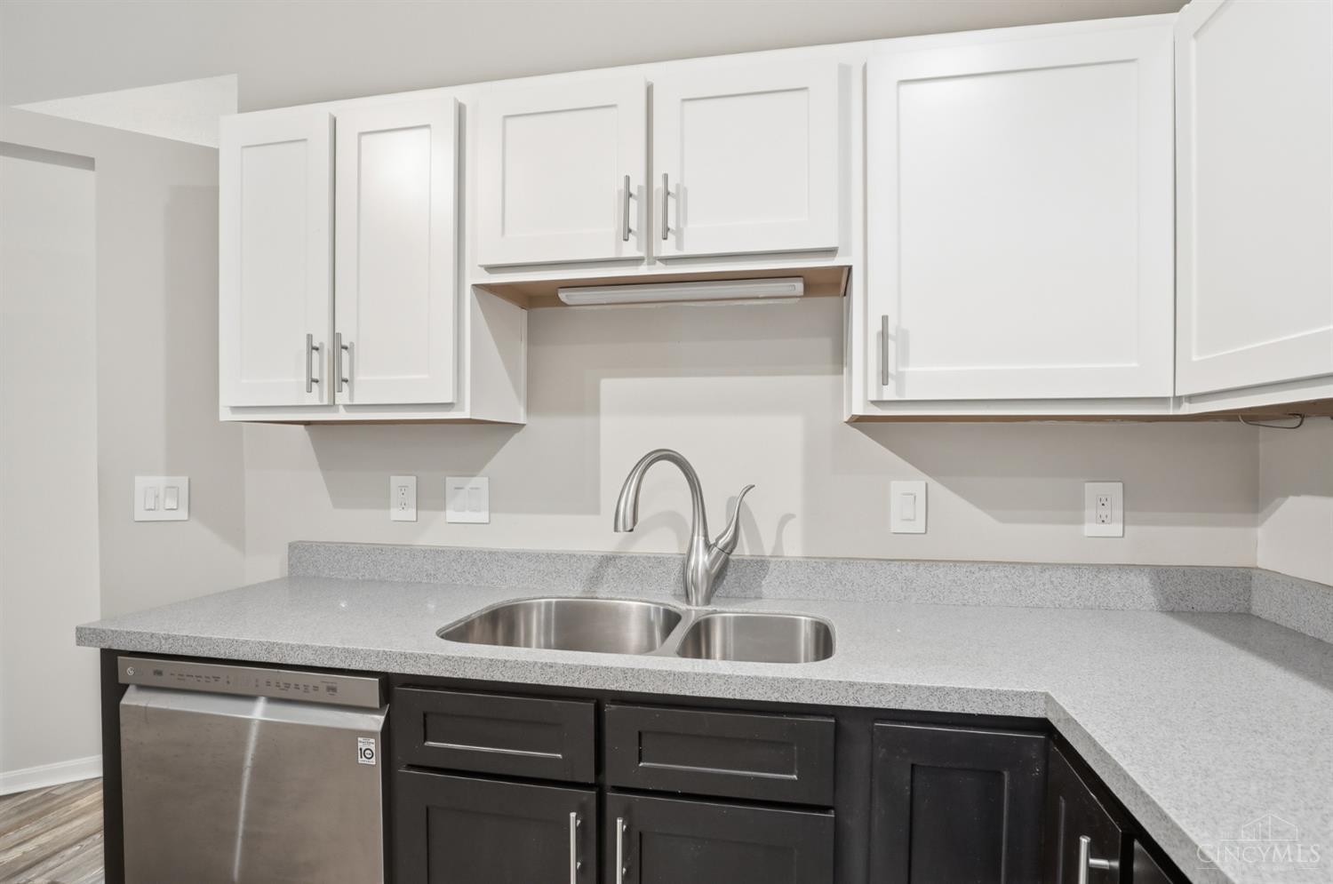 3675 West Galbraith Road, Unit 16 Cincinnati, OH 45247 - Photo 19 of 50