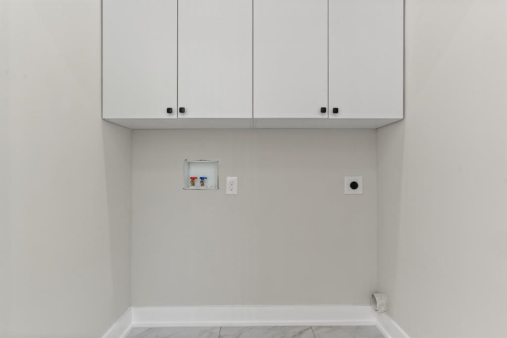 5810 Hudson Street, Unit 105 Dallas, TX 75206 - Photo 16 of 33 a view of utility room