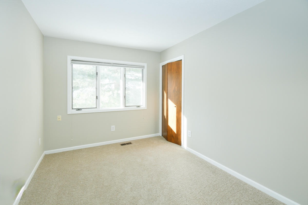 307 Pratt Road Kalamazoo, MI 49001 - Photo 11 of 23 307 Pratt-111