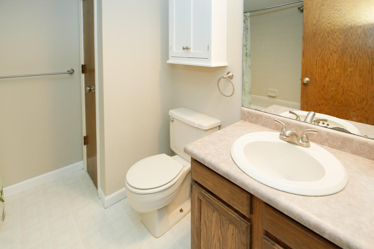 307 Pratt Road Kalamazoo, MI 49001 - Photo 12 of 23 307 Pratt-112