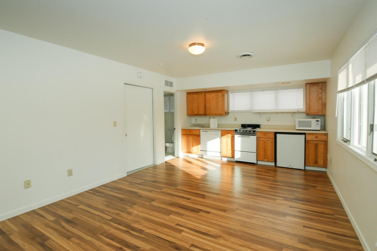 307 Pratt Road Kalamazoo, MI 49001 - Photo 15 of 23 307 Pratt-115