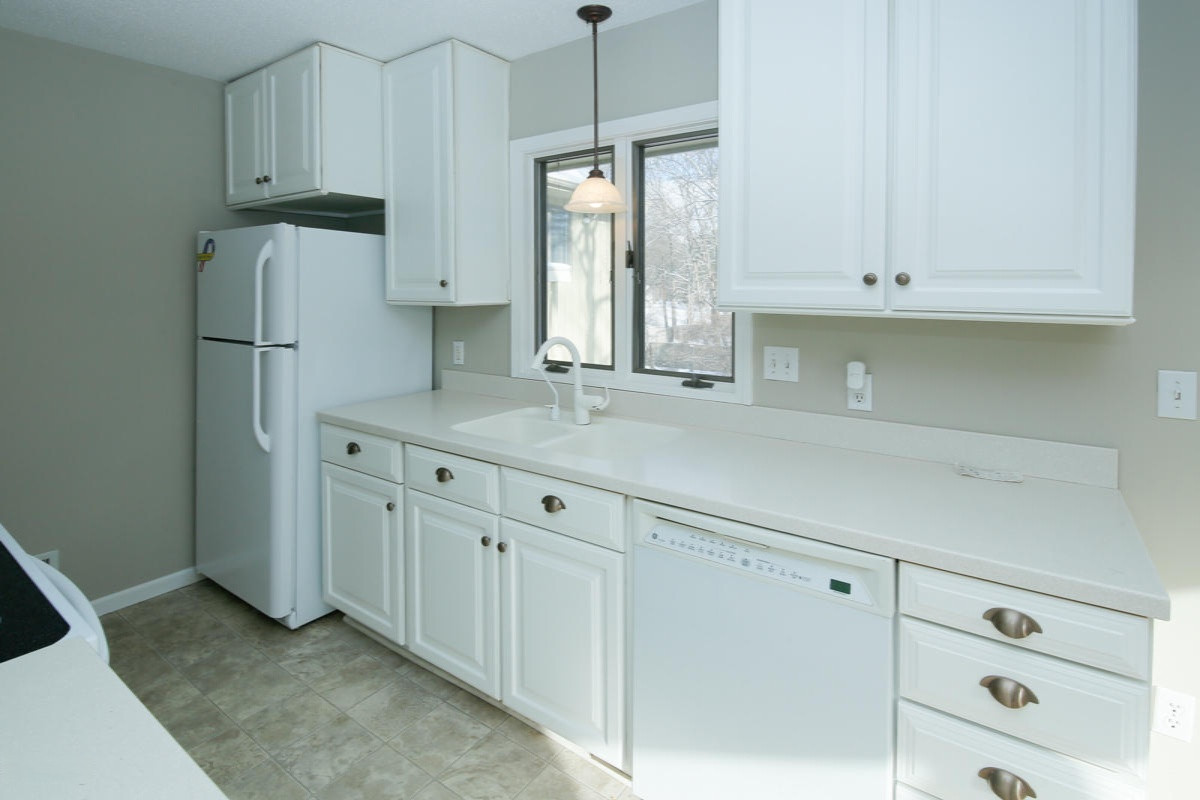 307 Pratt Road Kalamazoo, MI 49001 - Photo 7 of 23 307 Pratt-107
