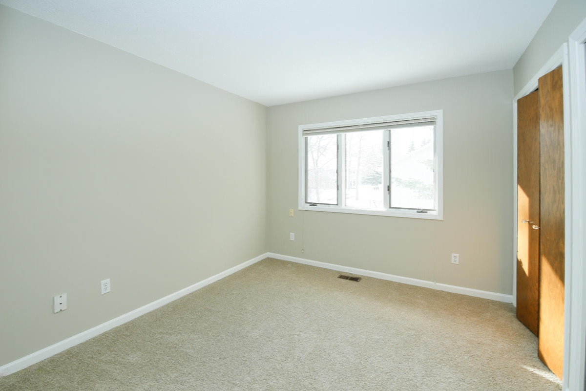 307 Pratt Road Kalamazoo, MI 49001 - Photo 10 of 23 307 Pratt-110