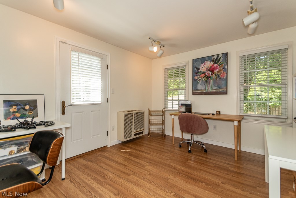 1056 Pennfield Road Cleveland, OH 44121 - Photo 18 of 39 Gallery Image 18