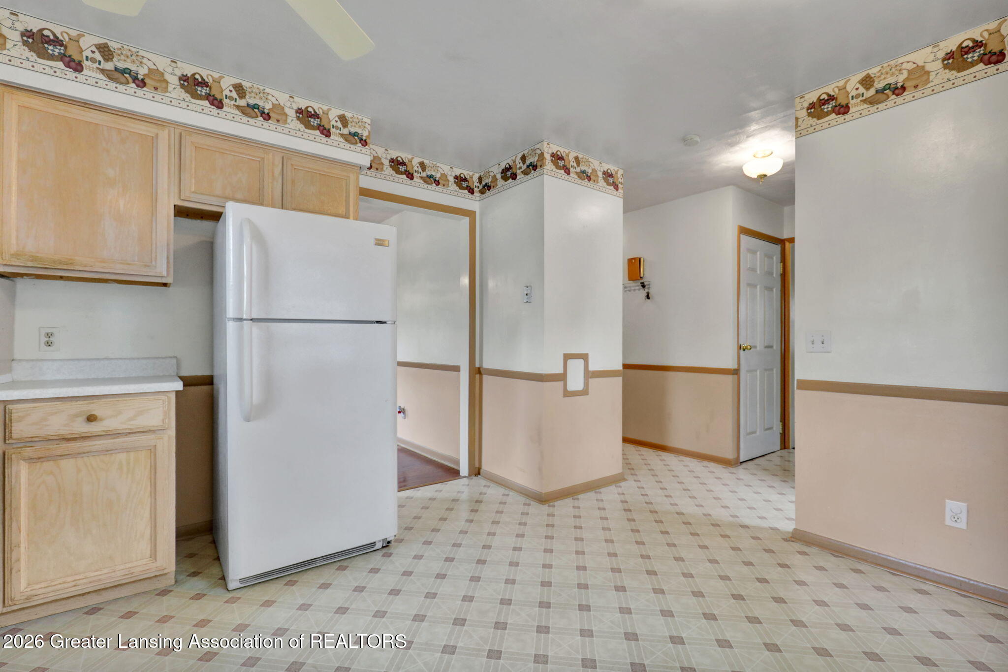 2525 Bedford Road Lansing, MI 48911 - Photo 7 of 31