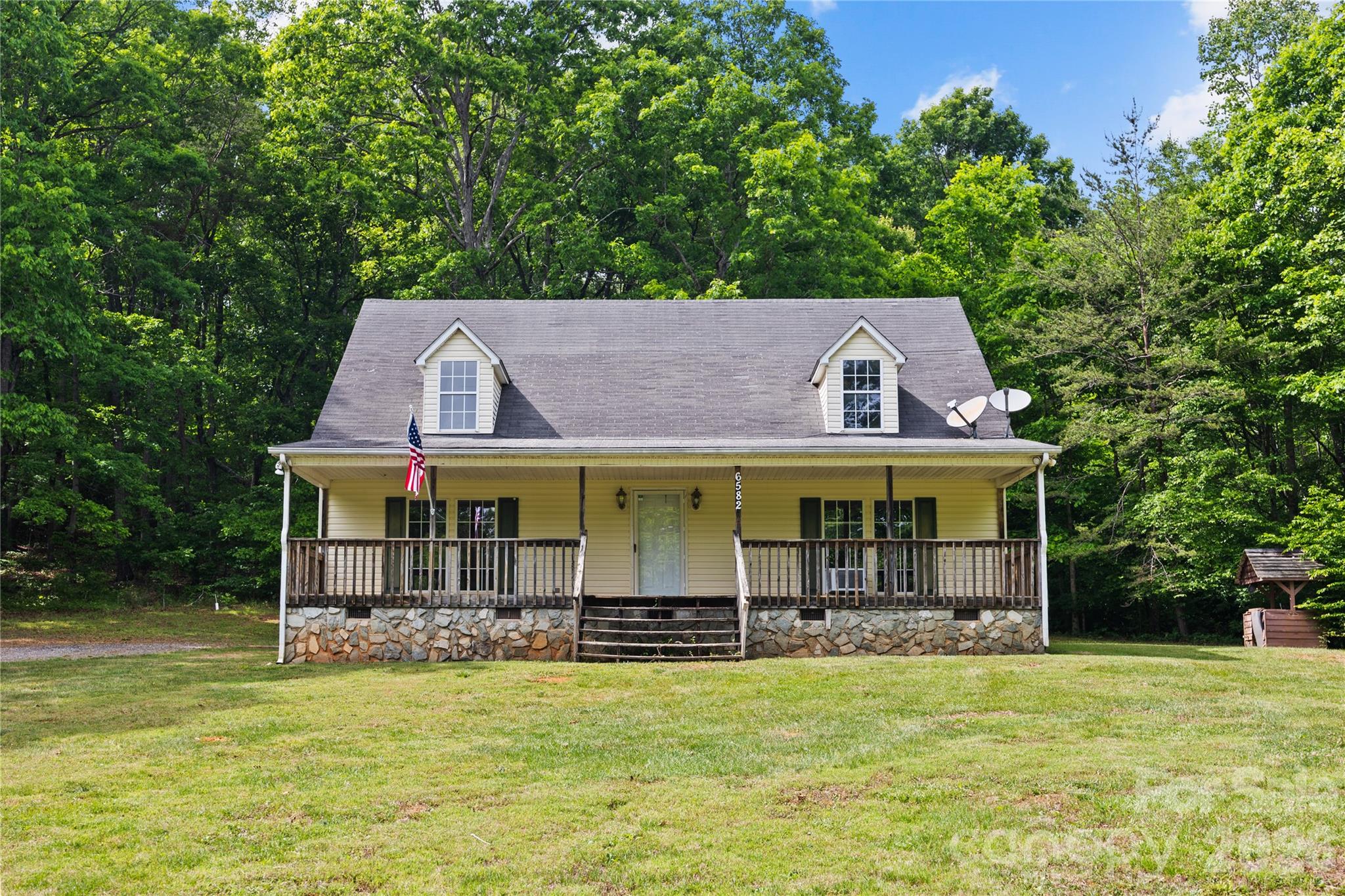 6582 Hoot Owls Hollow Road Hickory, NC 28602 - Photo 2 of 45