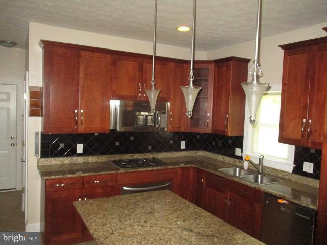 880 Cattail Road Winchester, VA 22603 - Photo 8 of 18 Fantastic kitchen!