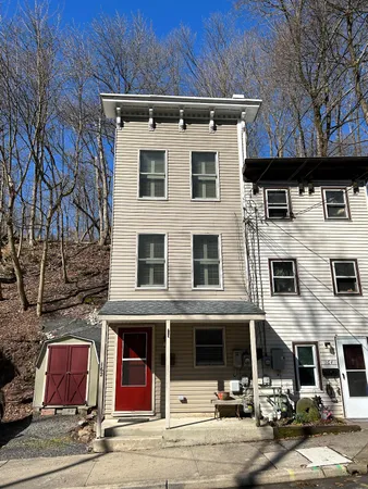 $2,475 | 162 York Street, Lambertville, NJ 08530