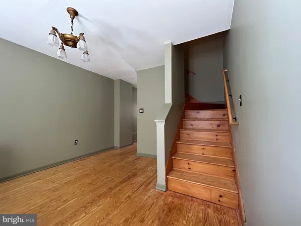 $2,475 | 162 York Street, Lambertville, NJ 08530