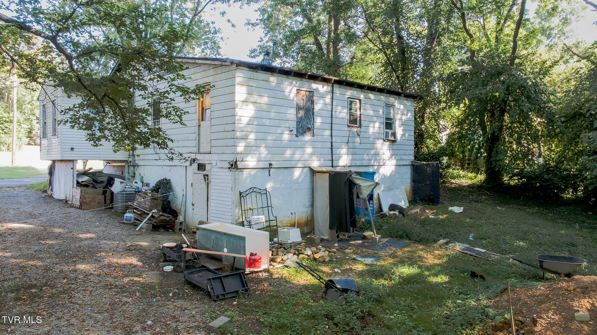 2215 Whirlwind Road Greeneville, TN 37743 - Photo 6 of 9 dji_fly_20260904_094320_0907_17885293760