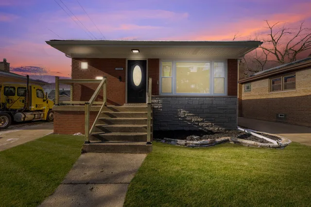 $259,900 | 14208 Ingleside Avenue, Dolton, IL 60419