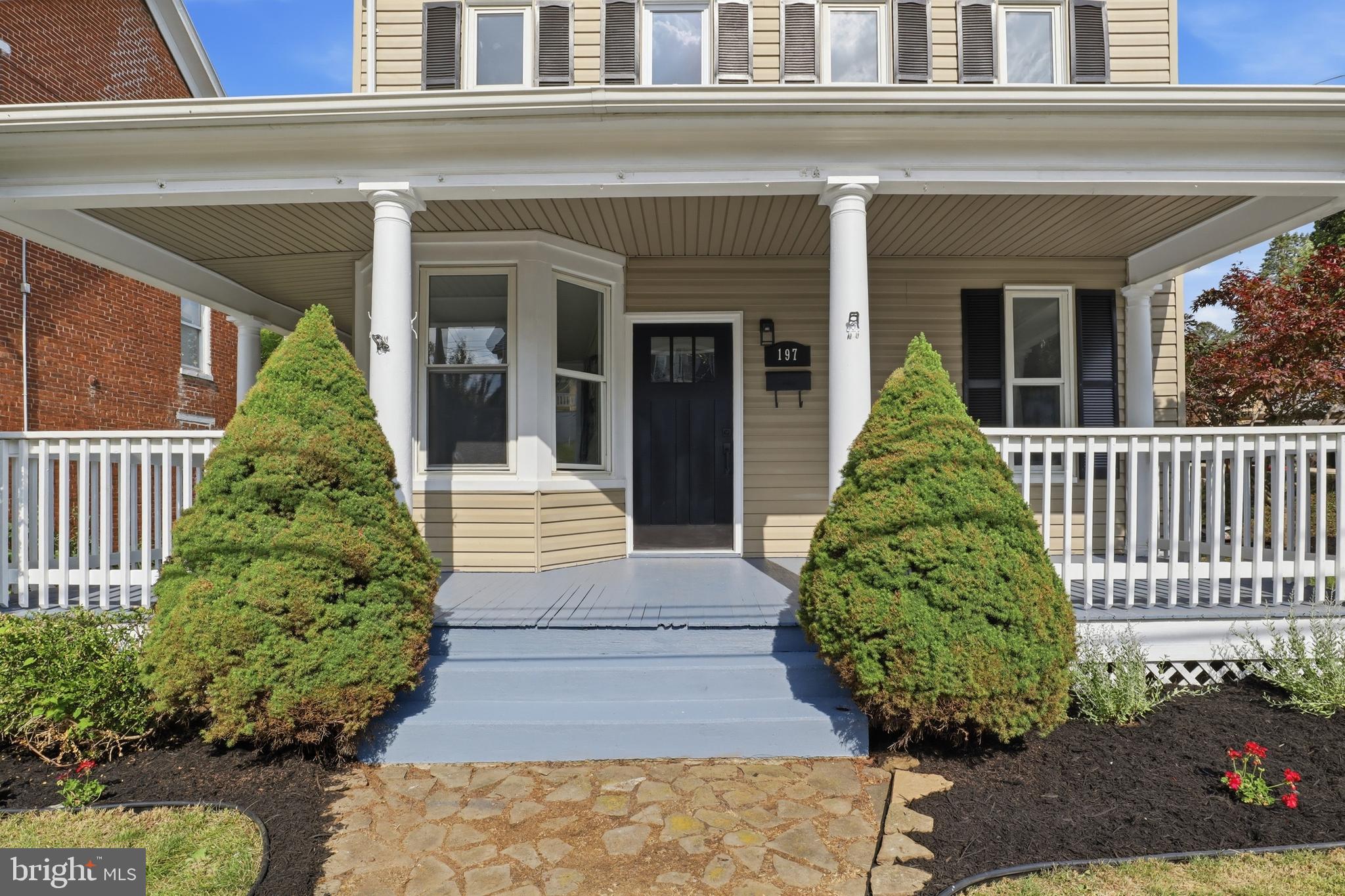 197 South Main Street Yoe, PA 17313 - Photo 4 of 38