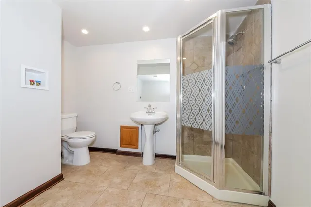 $2,220 | 6469 Northwest 49th Street, Kansas City, MO 64151