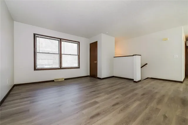 $2,220 | 6469 Northwest 49th Street, Kansas City, MO 64151