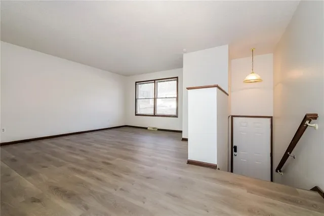 $2,220 | 6469 Northwest 49th Street, Kansas City, MO 64151