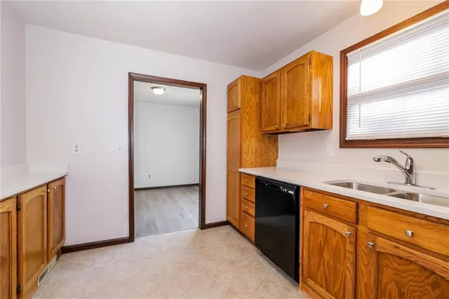 $2,220 | 6469 Northwest 49th Street, Kansas City, MO 64151