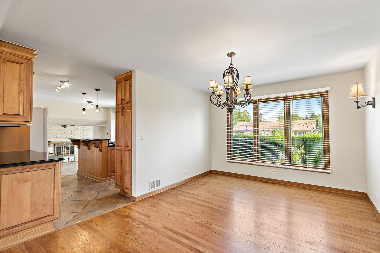 1133 Thatcher Lane Addison, IL 60101 - Photo 7 of 36