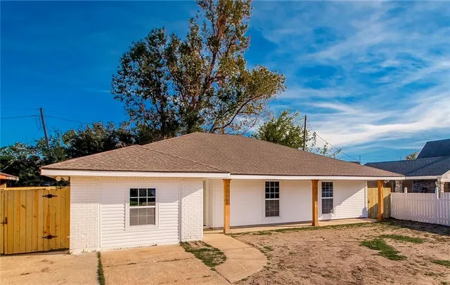 $219,900 | 1604 Williamsburg Drive, Laplace, LA 70068