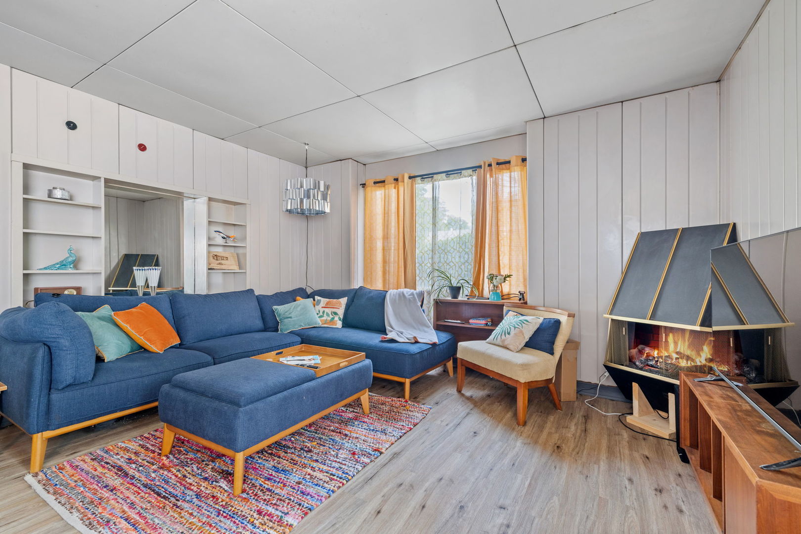 1401 Linden Road Homewood, IL 60430 - Photo 3 of 14 a living room with furniture and a wooden floor