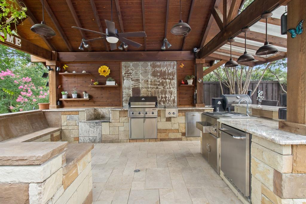 905 Crowley Road Arlington, TX 76012 - Photo 6 of 40