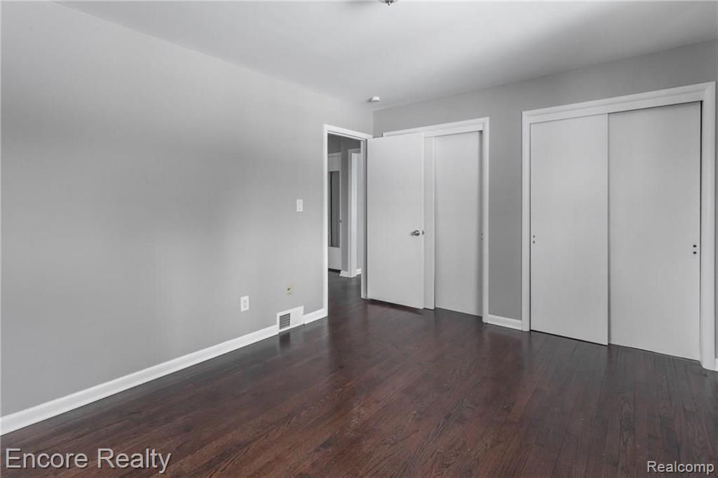 28240 Farmington Road Farmington Hills, MI 48334 - Photo 16 of 22