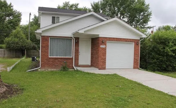 $1,800 | 22741 Middlebelt Road, Farmington, MI 48336