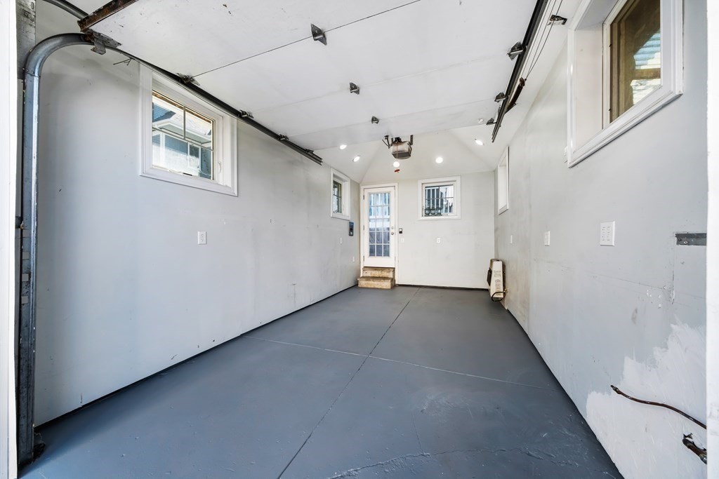 39 Rosedale Street Boston, MA 02124 - Photo 30 of 42 an empty room with windows
