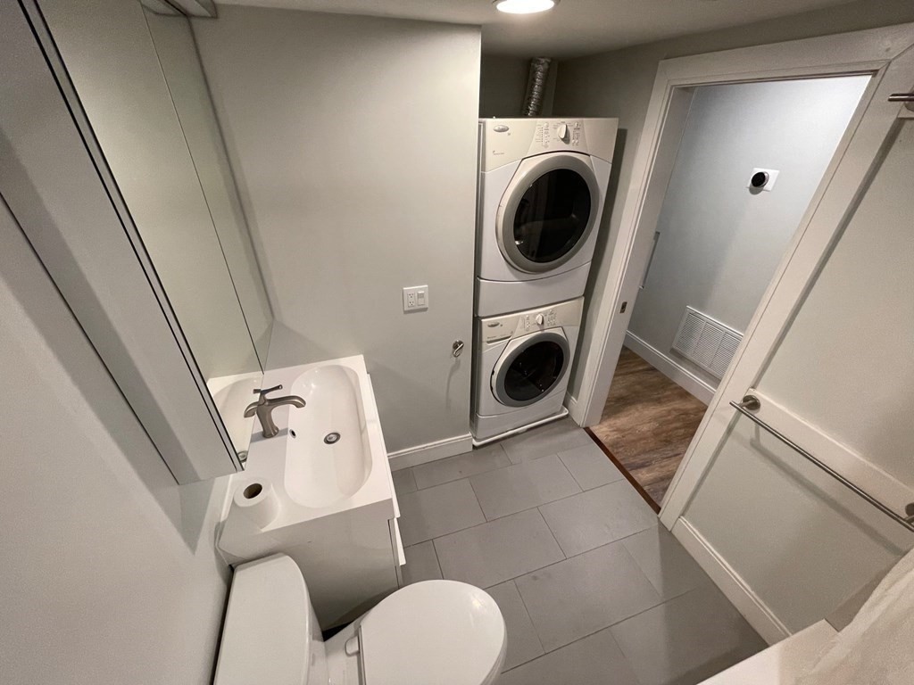 39 Rosedale Street Boston, MA 02124 - Photo 35 of 42 a utility room with dryer and washer