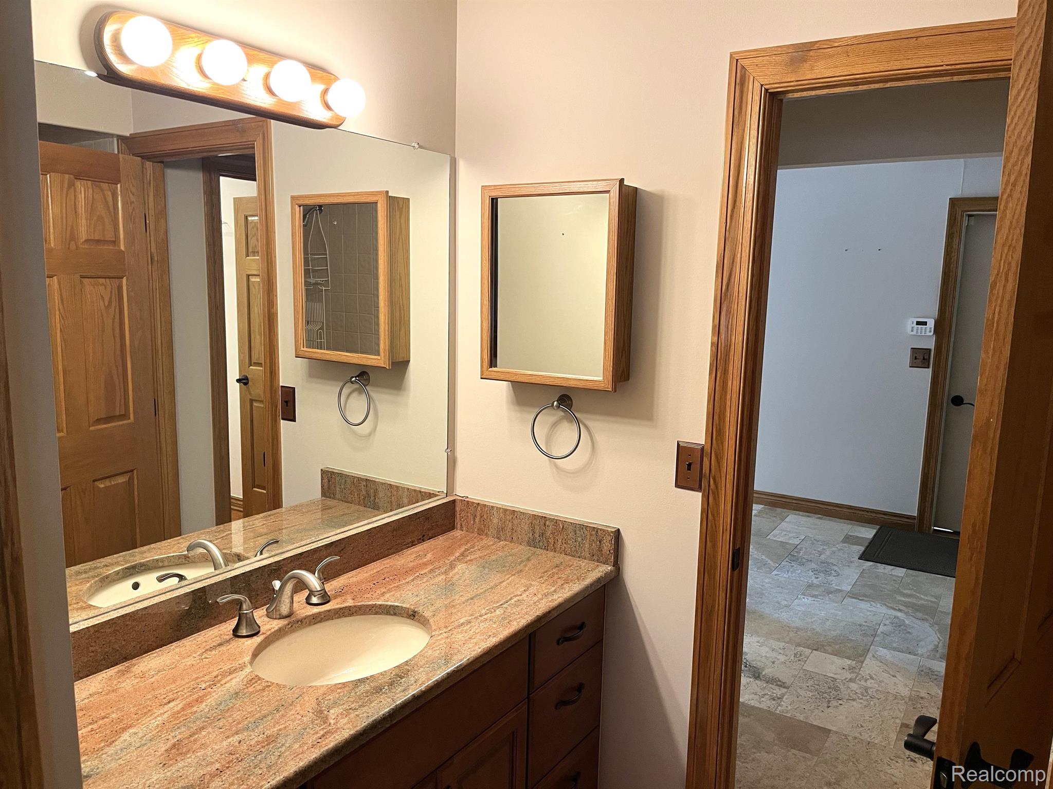 55799 Shelby Road Utica, MI 48316 - Photo 14 of 27 Gallery Image 14