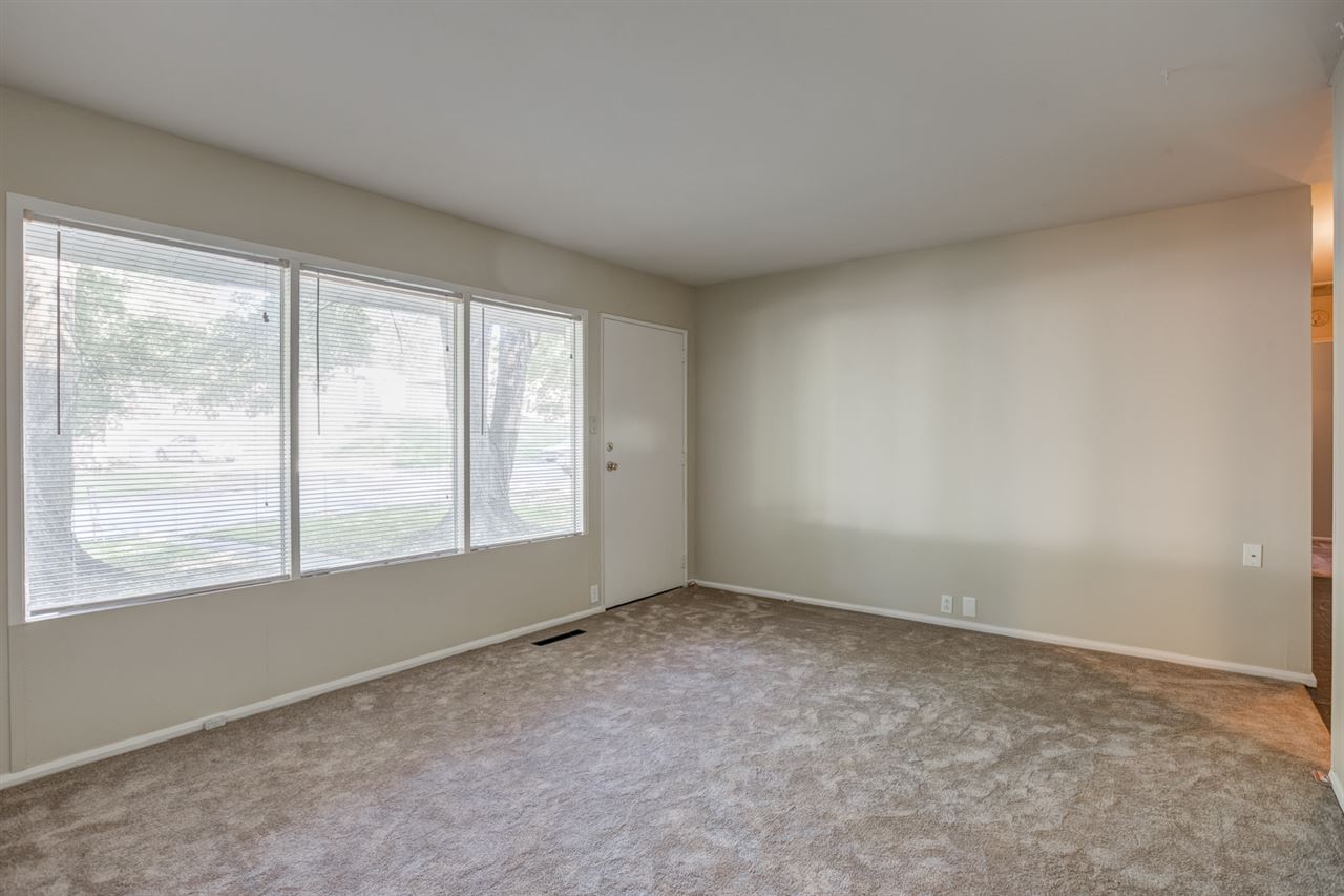 5333 Chadwick Road Evansville, IN 47710 - Photo 2 of 31 Gallery Image 2