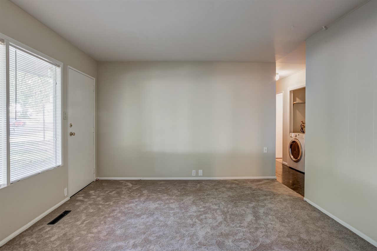 5333 Chadwick Road Evansville, IN 47710 - Photo 3 of 31 Gallery Image 3