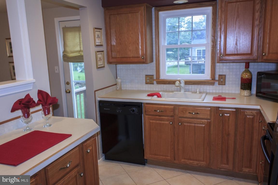 117 Winter Hill Road Lititz, PA 17543 - Photo 4 of 21