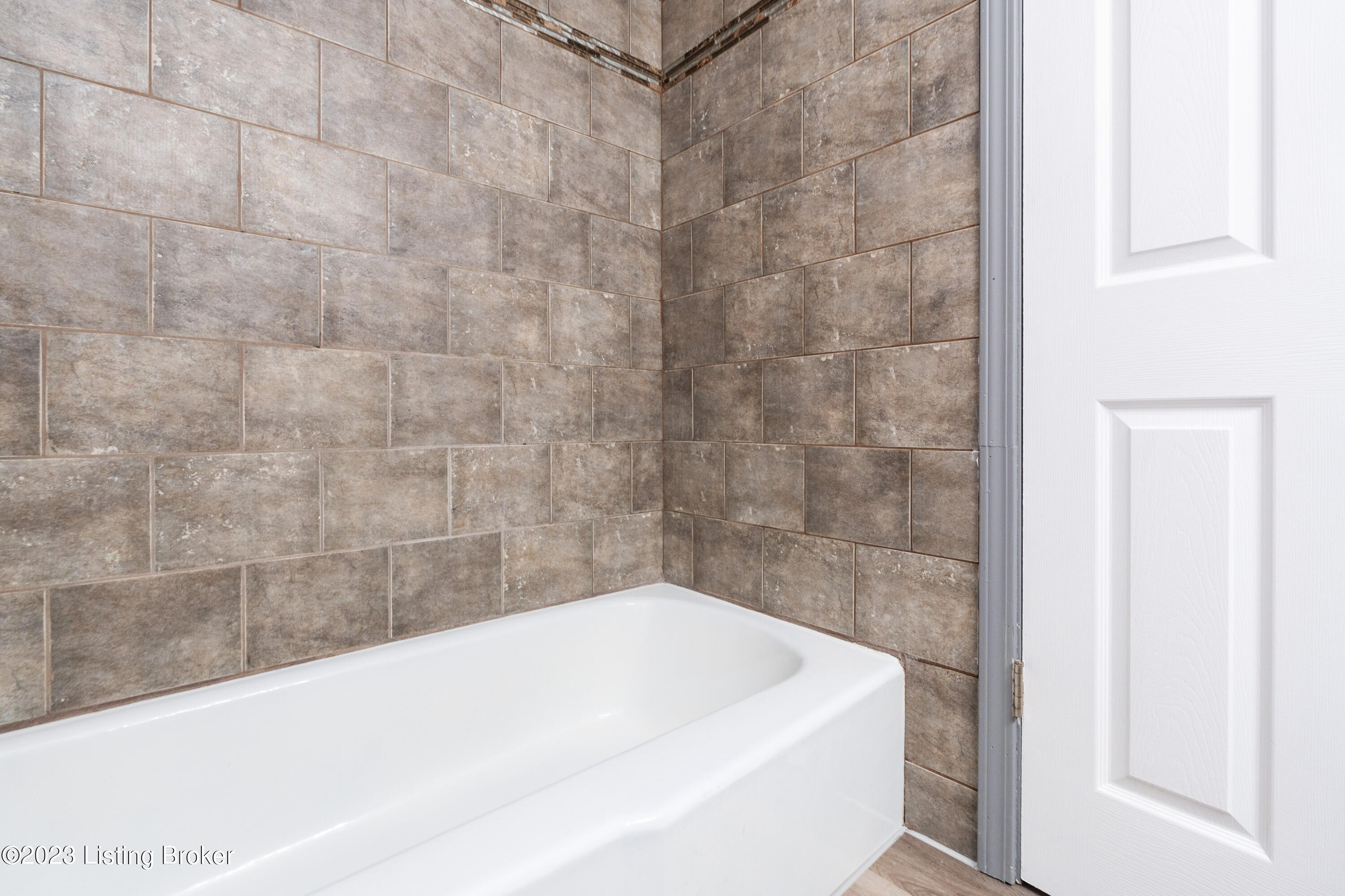 7305 Grannel Road Louisville, KY 40214 - Photo 23 of 39 34-print-7305 Grannel Rd-34