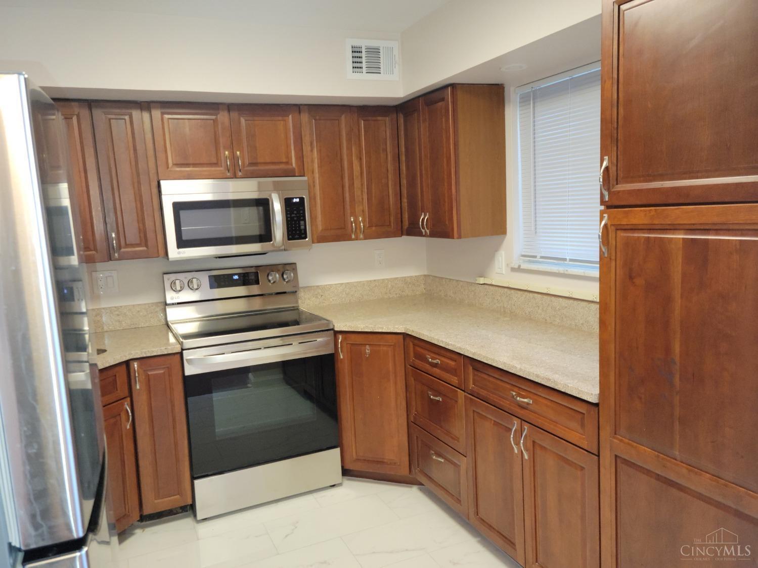 7752 Montgomery Road, Unit 45 Cincinnati, OH 45236 - Photo 6 of 15