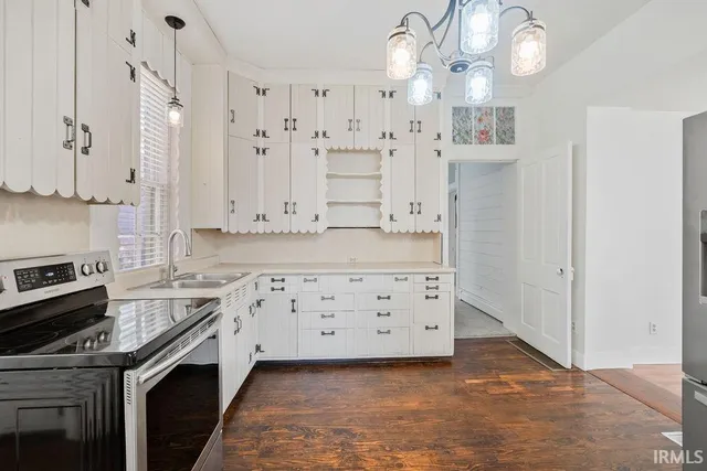 $284,000 | 105 Sycamore Street, Galveston, IN 46932