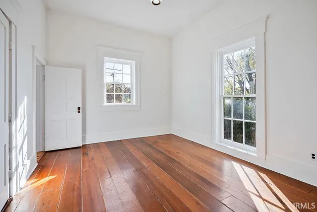 $284,000 | 105 Sycamore Street, Galveston, IN 46932